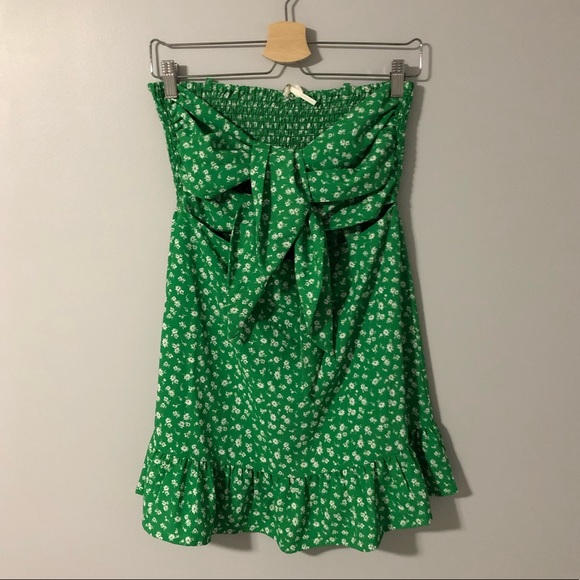 2/$35 — FASHION NOVA Tie Front Ruffle Hem Floral Dress - Picture 5 of 8